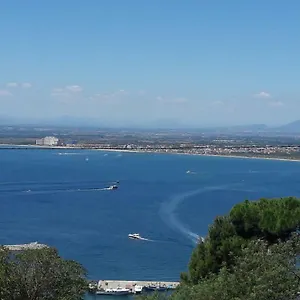 Con Terraza Y Vistas Al Mar Rosas